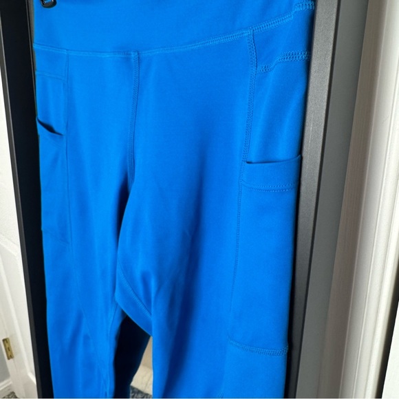 ZYIA Leggings with Pockets - Picture 2 of 5